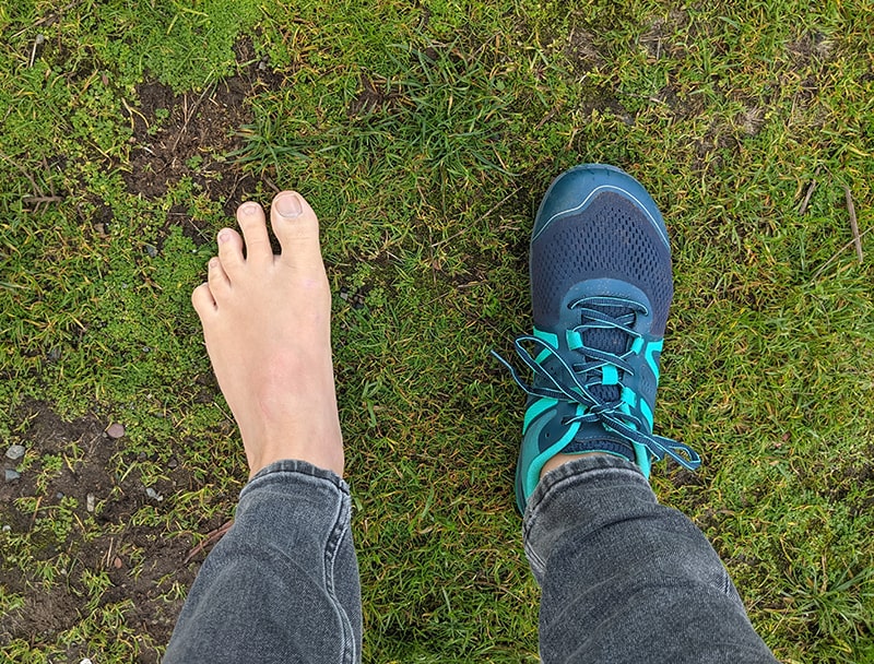 Schmerzlinderung für die Füße Wie Barfußschuhe bei Plantarfasziitis helfen-min